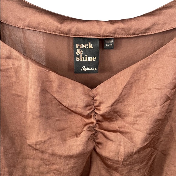 Reitmans Rock & Shine Champagne Satin Blouse Size XL - Picture 3 of 4